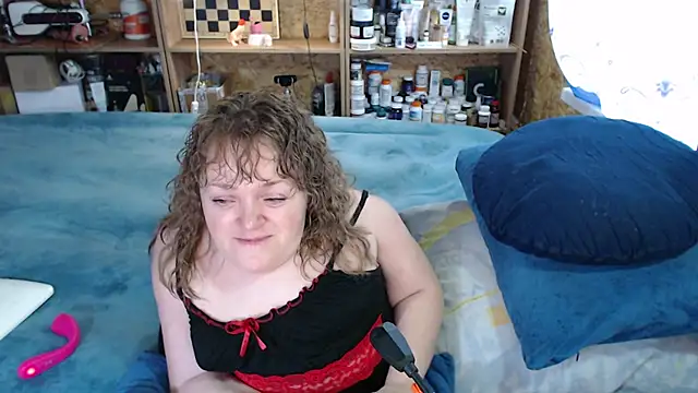 MiniNatalie online show from October 2025 10:13:01 AM