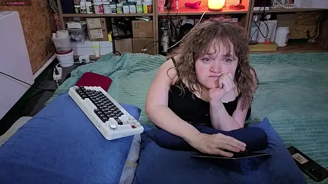 MiniNatalie online show from November 2025 06:23:01 AM