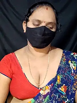 Snapshot of vintage-vibs chatting on February 2025 05:58:02 PM vintage-vibs online show from February 2025 05:58:02 PM