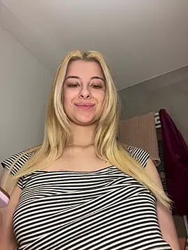 Mia-Minou online show from March 2025 12:22:01 PM