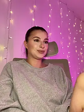 Mia-Minou online show from October 2025 10:33:02 AM