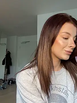 Mia-Minou online show from April 2026 08:06:01 AM