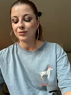 Snapshot of Mia-Minou chatting on July 2026 06:14:01 PM Mia-Minou online show from July 2026 06:14:01 PM