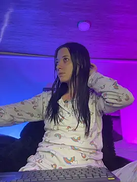 Isabella 21x online show from April 2026 12:30:02 PM