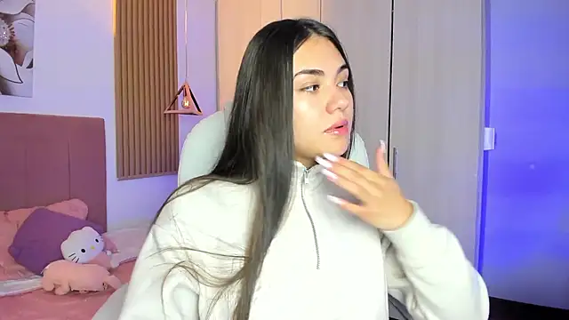 mia nevaeh online show from October 2025 08:18:01 PM