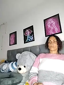 Corina hot online show from January 2025 03:30:01 AM