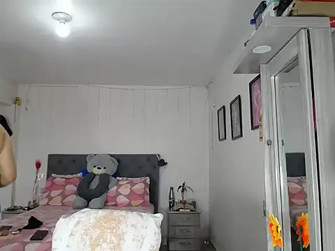 Corina hot online show from September 2025 08:23:01 PM