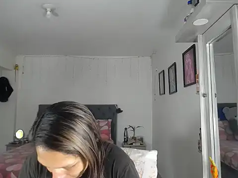 Corina hot online show from October 2025 08:51:01 PM