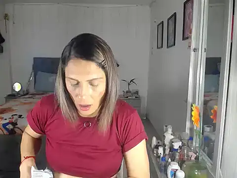 Corina hot online show from October 2025 07:56:02 PM