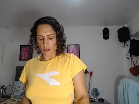 Corina hot online show from December 2025 10:16:02 PM