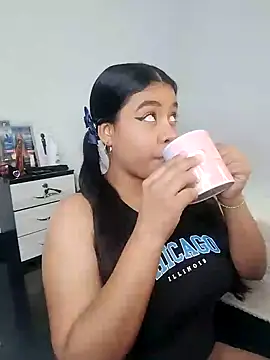 Fanny Klean online show from February 2025 05:46:01 AM