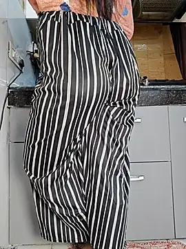 Manpreet kaur21 online show from February 2025 01:13:02 PM