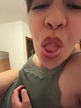 BitchyBratxxx online show from May 2026 07:22:02 PM