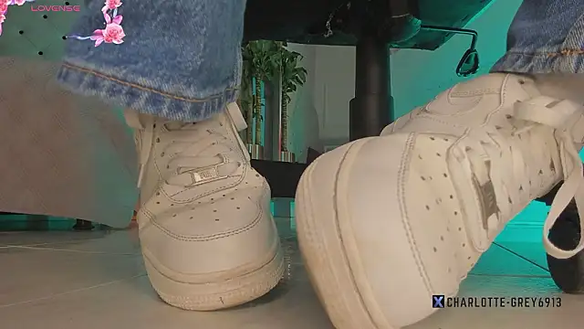 charlotte  grey online show from February 2026 07:52:01 PM