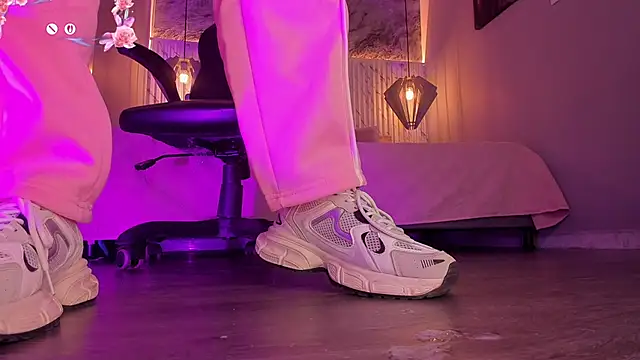 charlotte  grey online show from February 2026 11:52:01 AM