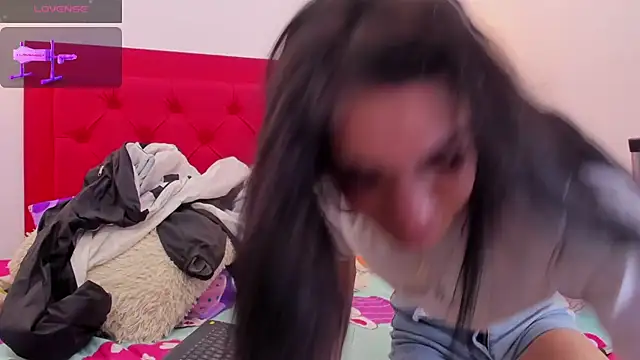 Mia thompson 19 online show from February 2025 11:10:02 PM