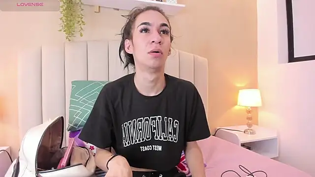 Mia thompson 19 online show from January 2026 06:57:02 PM