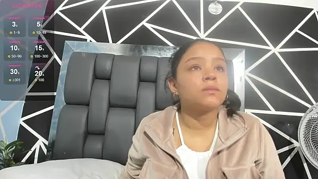 Snapshot of Tiffanny_Rose_ chatting on January 2025 05:29:02 PM Tiffanny Rose online show from January 2025 05:29:02 PM