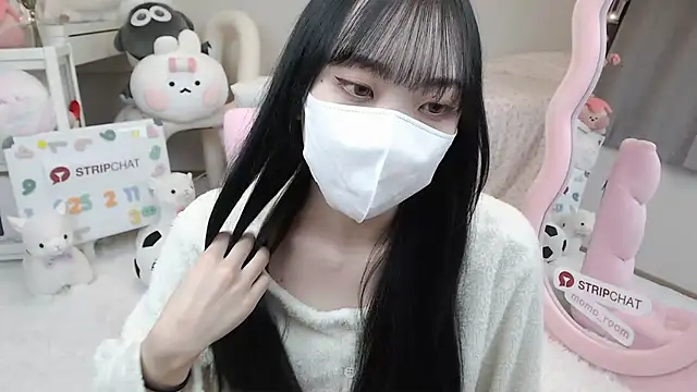 momo room online show from February 2025 10:59:02 AM