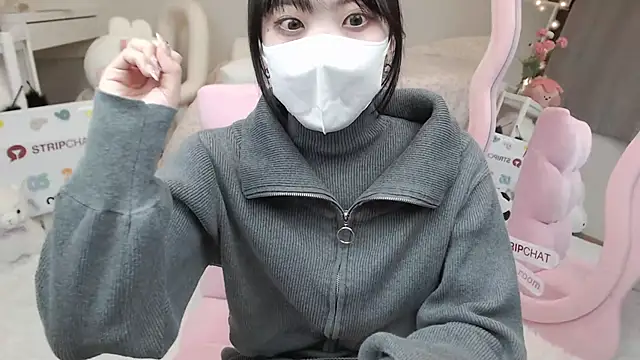 momo room online show from February 2025 12:05:02 PM