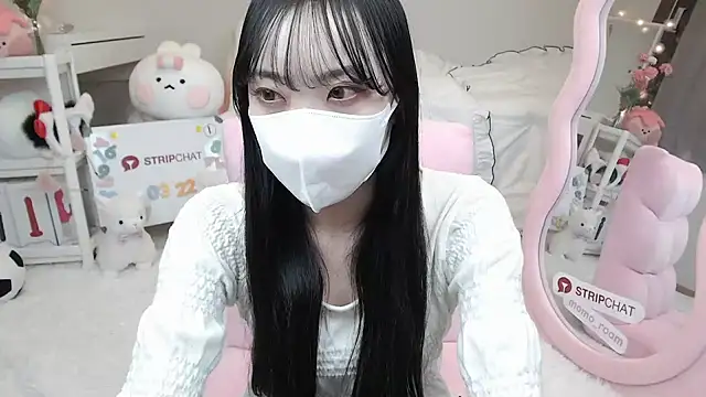 momo room online show from March 2025 10:28:02 AM