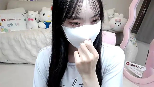 momo room online show from September 2025 11:33:01 AM