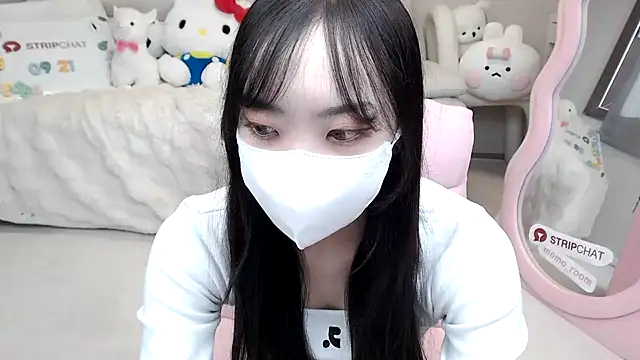 momo room online show from September 2025 06:48:02 AM