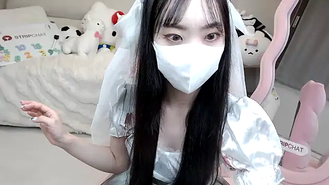 momo room online show from October 2025 11:00:02 AM