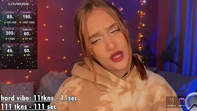 CarolineLovers online show from March 2025 11:16:02 PM