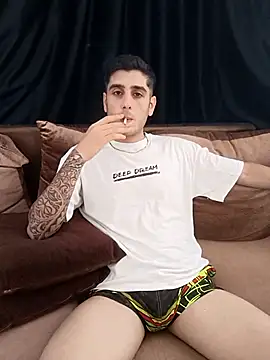 Snapshot of arenn1997 chatting on September 2025 12:27:02 PM arenn1997 online show from September 2025 12:27:02 PM