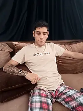 Snapshot of arenn1997 chatting on September 2025 12:16:02 PM arenn1997 online show from September 2025 12:16:02 PM