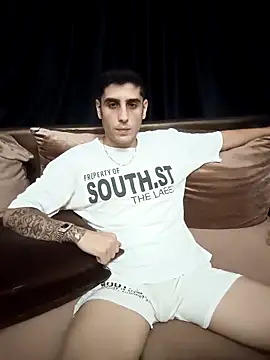 Snapshot of arenn1997 chatting on September 2025 12:21:01 AM arenn1997 online show from September 2025 12:21:01 AM