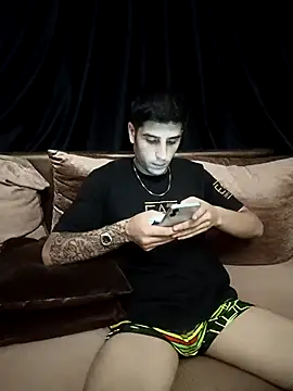 Snapshot of arenn1997 chatting on September 2025 10:10:02 PM arenn1997 online show from September 2025 10:10:02 PM