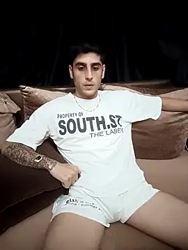 Snapshot of arenn1997 chatting on September 2025 10:21:01 PM arenn1997 online show from September 2025 10:21:01 PM