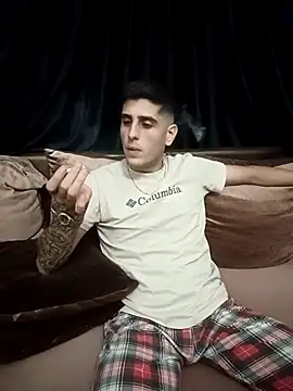 Snapshot of arenn1997 chatting on September 2025 10:11:01 PM arenn1997 online show from September 2025 10:11:01 PM