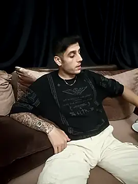 Snapshot of arenn1997 chatting on October 2025 10:05:01 PM arenn1997 online show from October 2025 10:05:01 PM