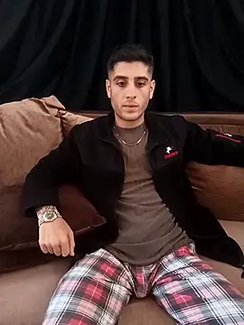 Snapshot of arenn1997 chatting on October 2025 01:01:01 PM arenn1997 online show from October 2025 01:01:01 PM