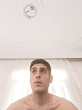 Snapshot of arenn1997 chatting on October 2025 12:02:02 PM arenn1997 online show from October 2025 12:02:02 PM