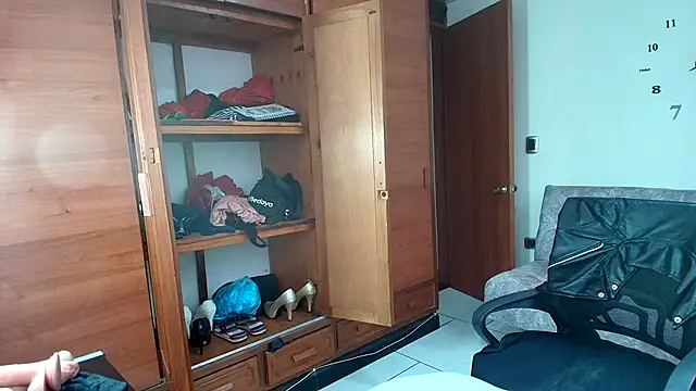 Majo Soussa online show from September 2025 01:05:02 PM