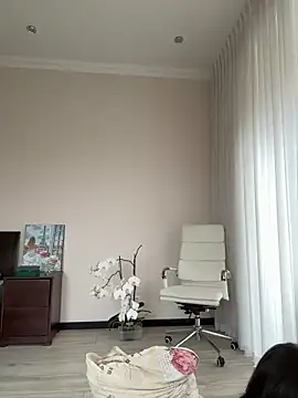 Hott Lolla online show from January 2025 08:29:01 AM