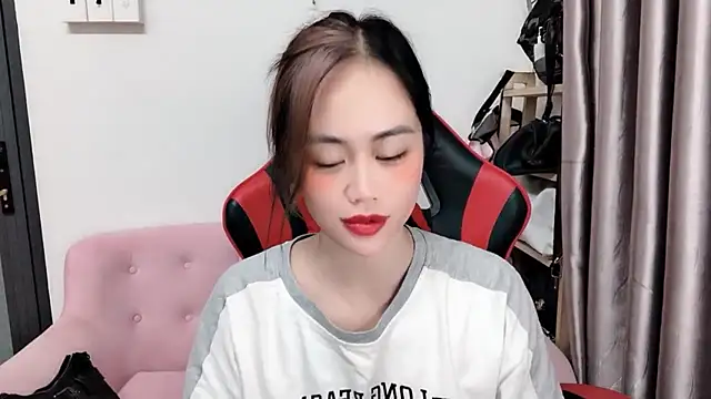 witch-39 online show from December 2025 04:58:02 PM