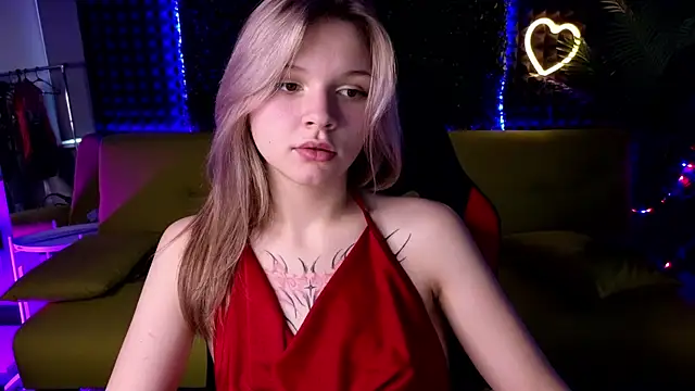 Snapshot of LitaBrom chatting on December 2024 04:09:02 AM LitaBrom online show from December 2024 04:09:02 AM