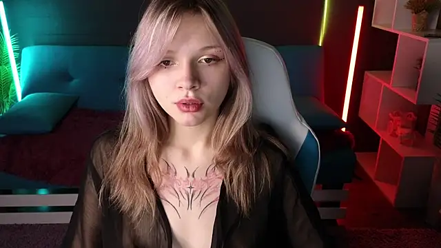 Snapshot of LitaBrom chatting on December 2024 10:45:02 AM LitaBrom online show from December 2024 10:45:02 AM