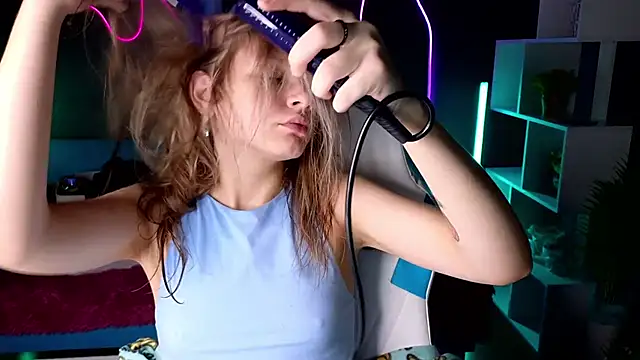 Snapshot of LitaBrom chatting on December 2024 01:17:01 AM LitaBrom online show from December 2024 01:17:01 AM