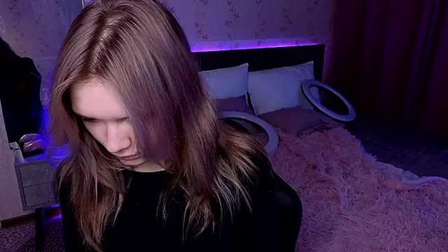 Snapshot of LitaBrom chatting on December 2024 01:05:01 AM LitaBrom online show from December 2024 01:05:01 AM