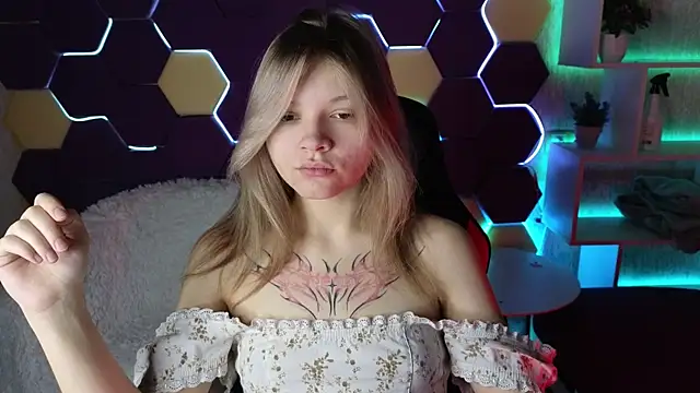 Snapshot of LitaBrom chatting on December 2024 01:15:02 AM LitaBrom online show from December 2024 01:15:02 AM