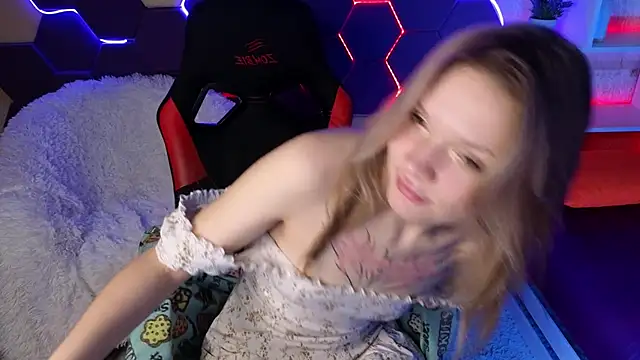 Snapshot of LitaBrom chatting on January 2025 11:32:02 AM LitaBrom online show from January 2025 11:32:02 AM