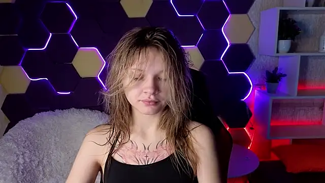 Snapshot of LitaBrom chatting on January 2025 01:28:02 AM LitaBrom online show from January 2025 01:28:02 AM