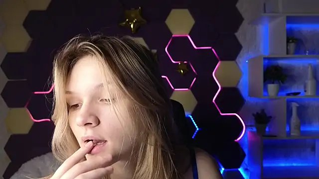 Snapshot of LitaBrom chatting on January 2025 01:22:02 AM LitaBrom online show from January 2025 01:22:02 AM