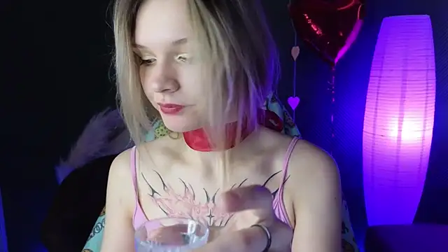 Snapshot of LitaBrom chatting on February 2025 04:15:01 AM LitaBrom online show from February 2025 04:15:01 AM